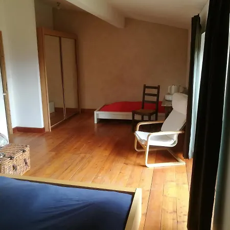 Farm stay Terres De Barrejat Cazals-des-Bayles
